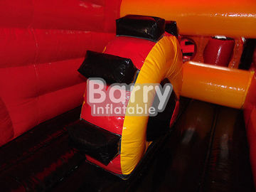 Υπαίθρια γιγαντιαία ελκυστική κόκκινη διογκώσιμη σειρά μαθημάτων εμποδίων Bouncy πυροσβεστικών οχημάτων